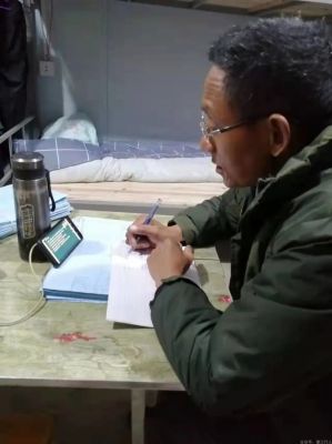56岁，我用二建证书证明自己