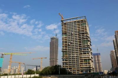 房企“大瘦身”：建业地产超一半员工返一线！近20家房企调整架构，是否迎来裁员潮？